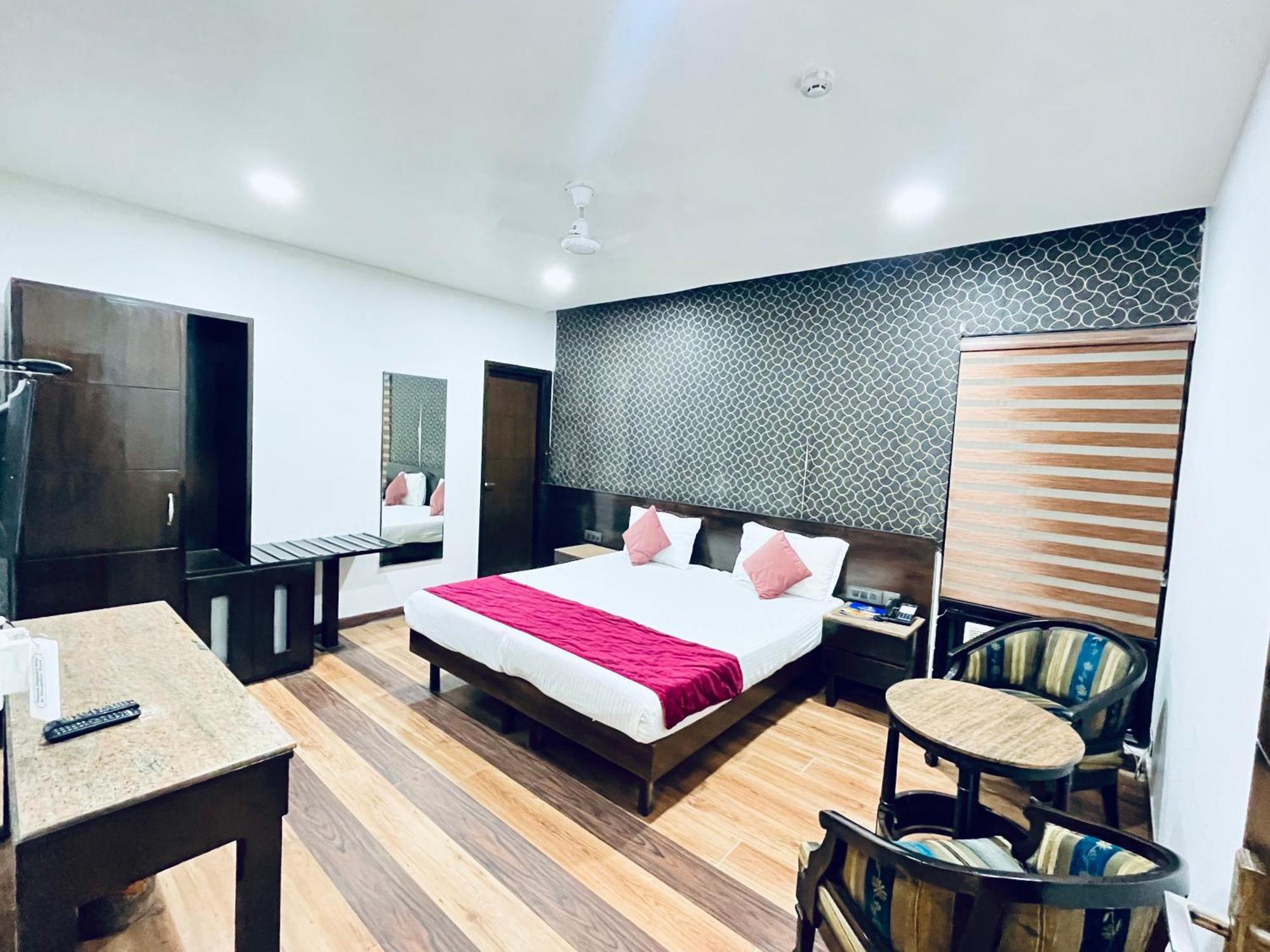 Ganga Ashoka Hotel Rishīkesh Esterno foto